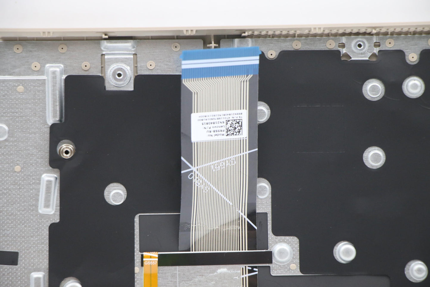 Lenovo Cover Upper Case Asm_Rusl82H8N - 5CB1B84518