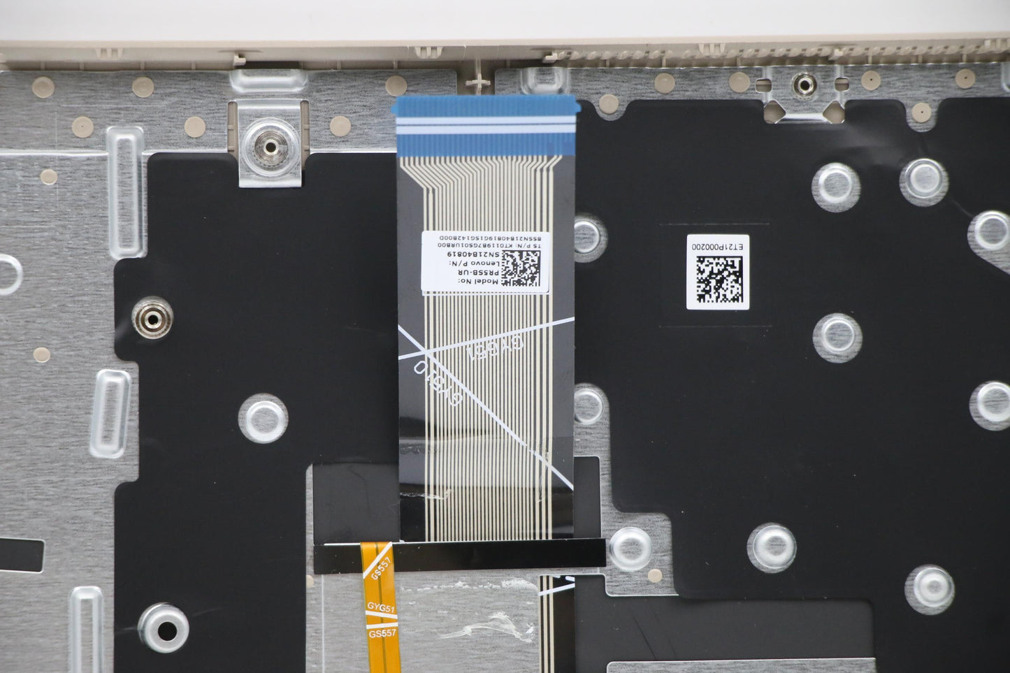 Lenovo Cover Upper Case Asm_Ukrl82H8N - 5CB1B84526