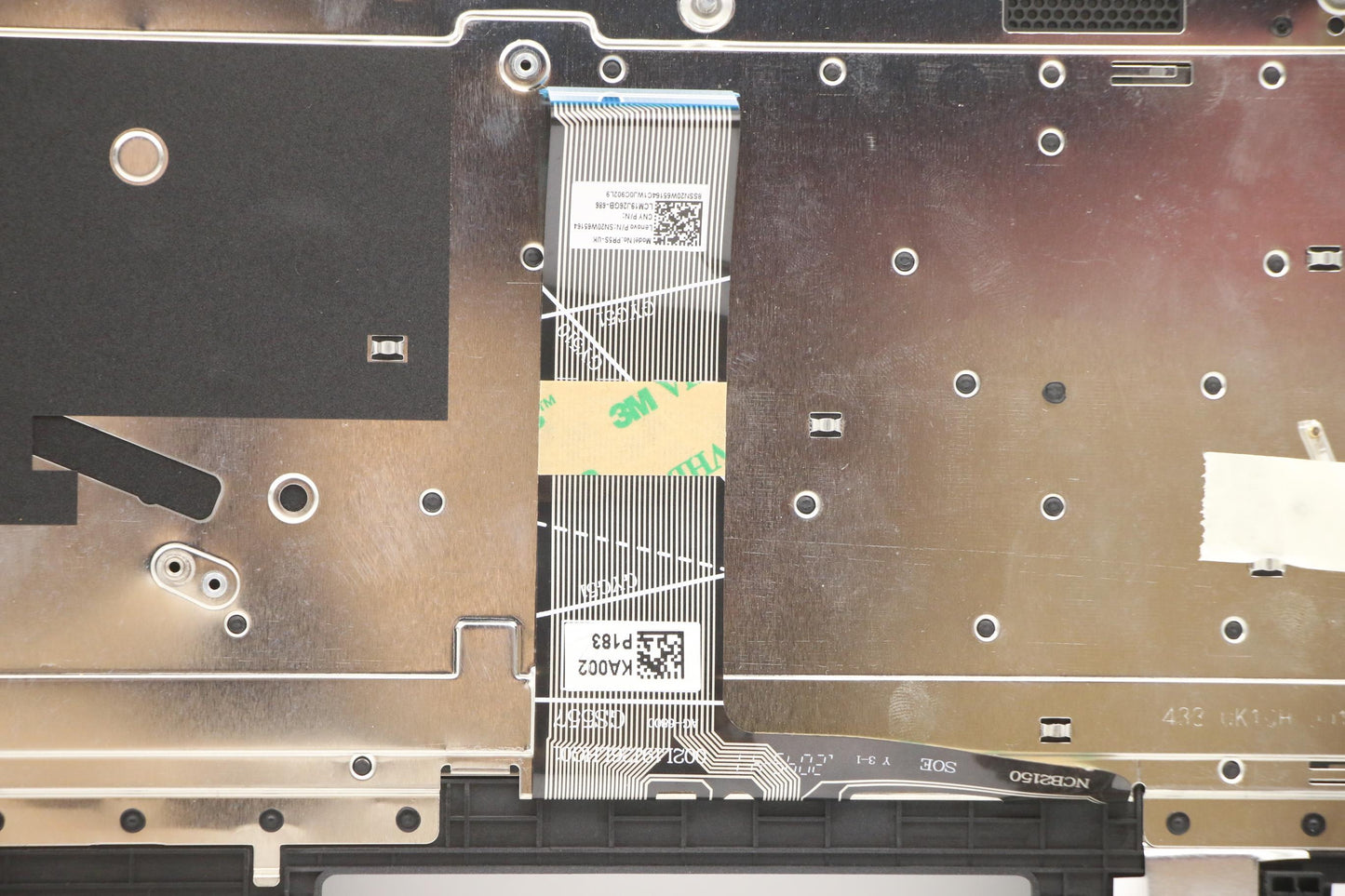 Lenovo Cover Upper Case Asm_Uke W 82H - 5CB1B96272