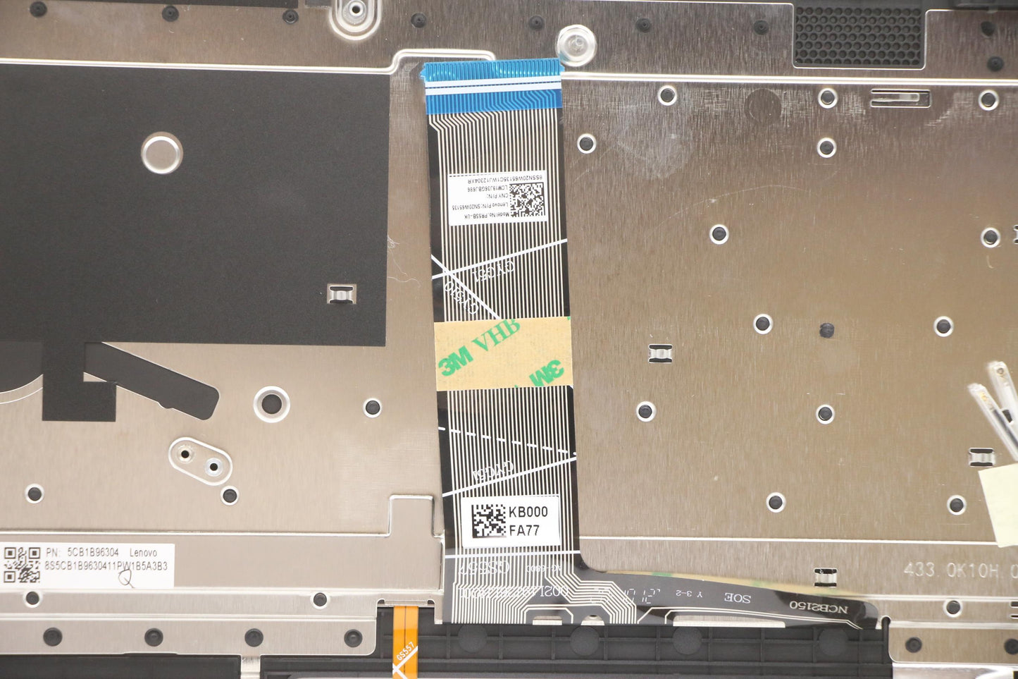 Lenovo Cover Upper Case Asm_Uke W 82H - 5CB1B96304