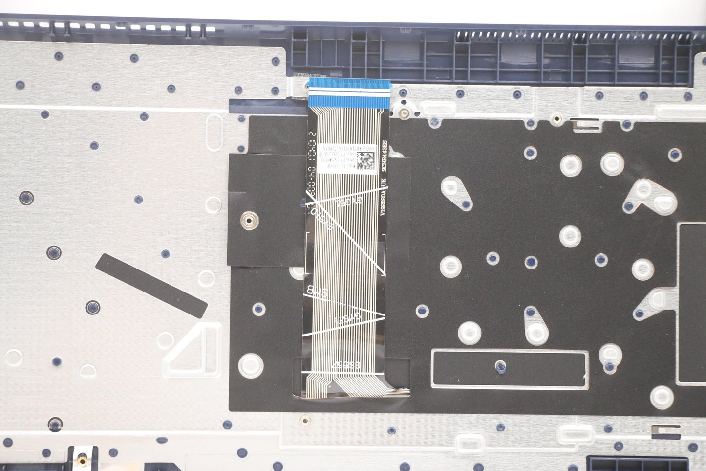 Lenovo Cover Upper Case Asm_Spa L82H9 - 5CB1B96567