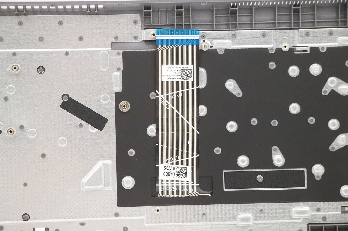 Lenovo Cover Upper Case Asm_Ger L82H9 - 5CB1B96592
