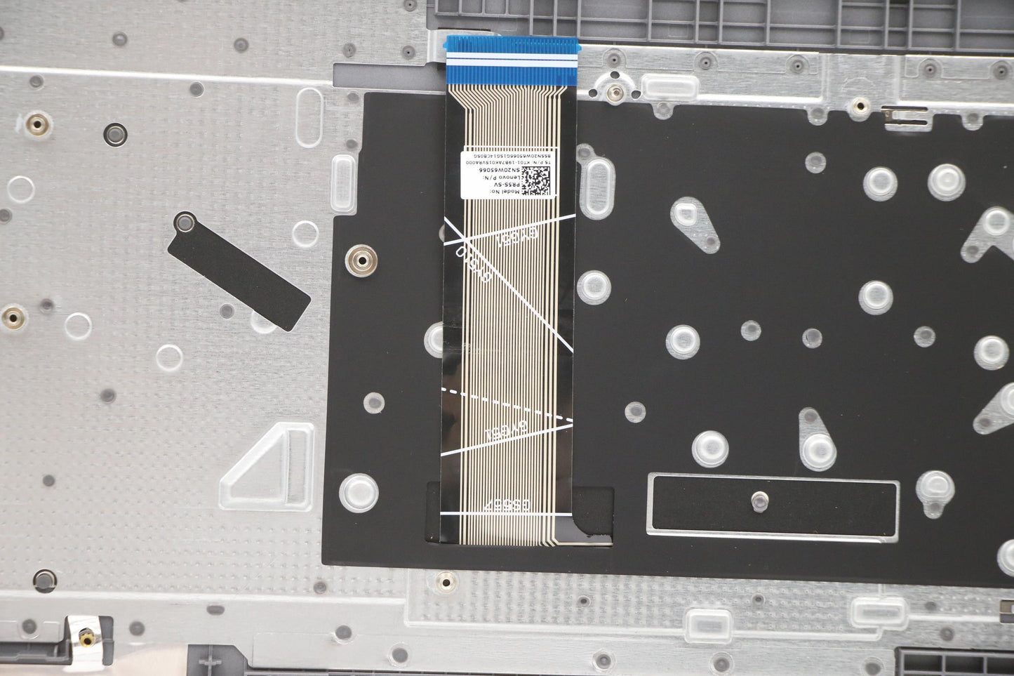 Lenovo Cover Upper Case Asm_Slv L82H9 - 5CB1B96597