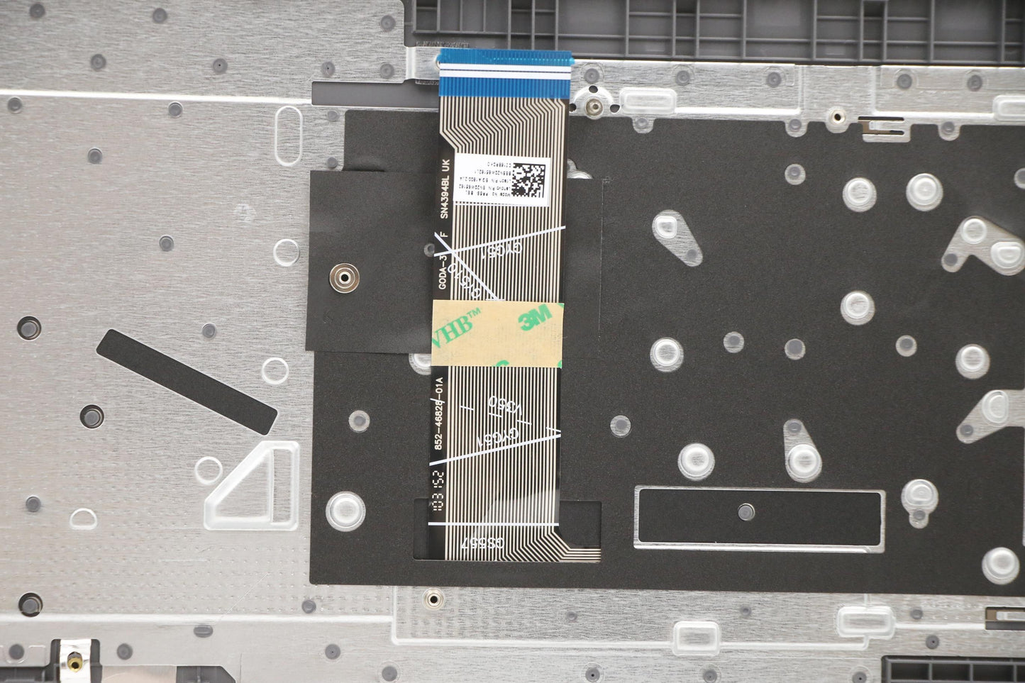 Lenovo Cover Upper Case Asm_Bel L82H9 - 5CB1B97487