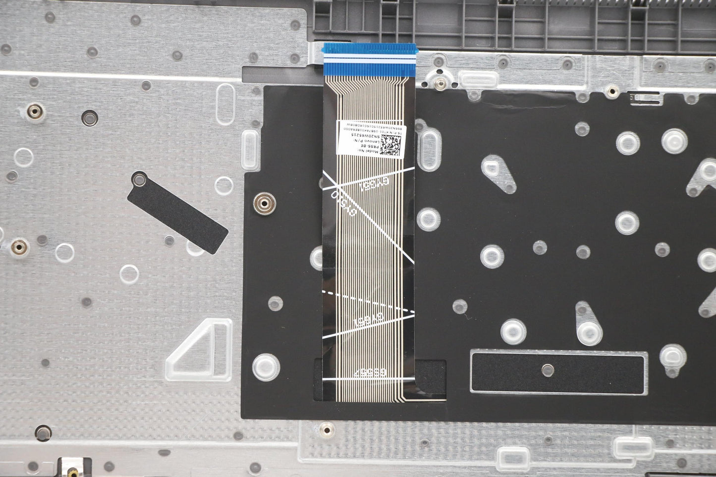 Lenovo Cover Upper Case Asm_Bel L82H9 - 5CB1B97580
