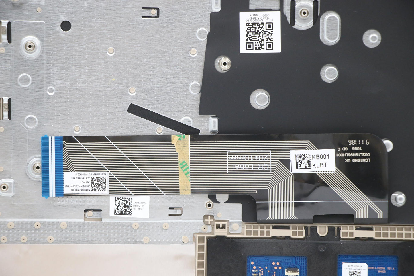 Lenovo Cover Upper Case Asm_Bel L82H7 - 5CB1C04527