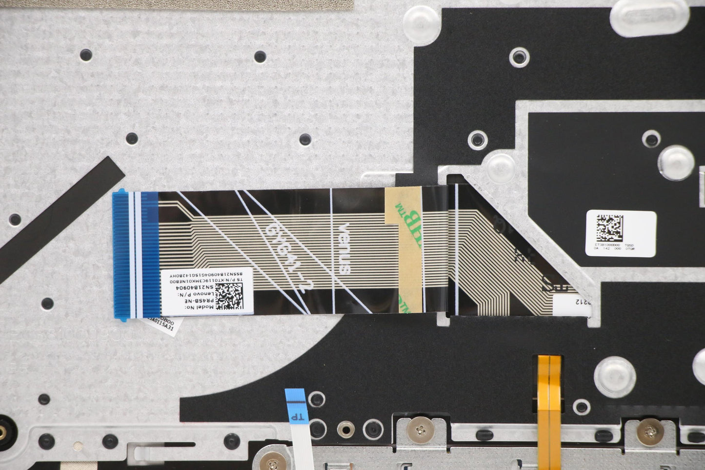 Lenovo Cover Uppercaseasm_Nordic C82L - 5CB1C04867