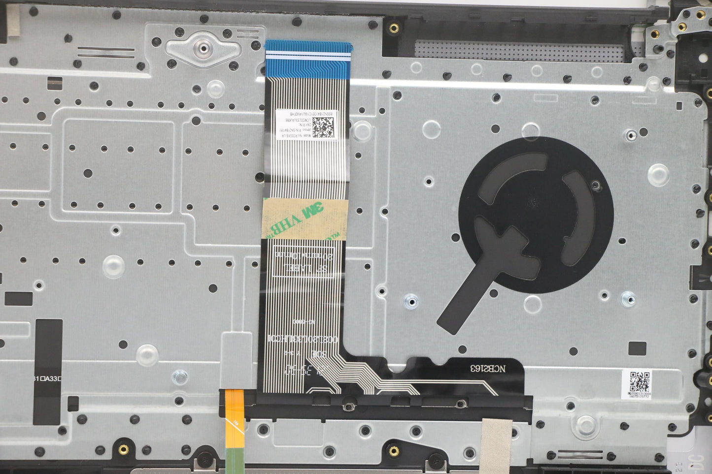 Lenovo Cover Upper Case Asm_Ukr H82L5 - 5CB1C74931