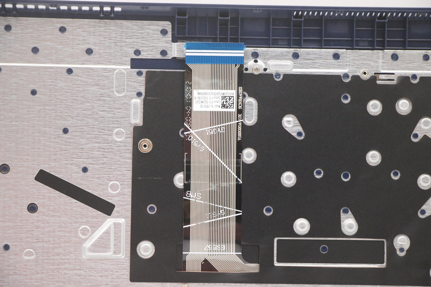 Lenovo Cover Upper Caseasm_Nordicl82K - 5CB1C75105