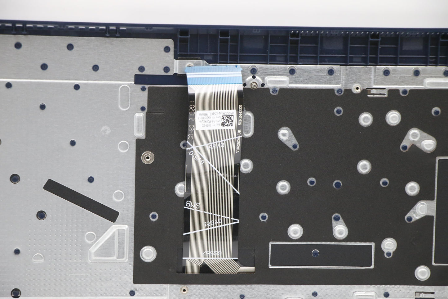 Lenovo Cover Upper Case Asm_Uke L82Kv - 5CB1C75114