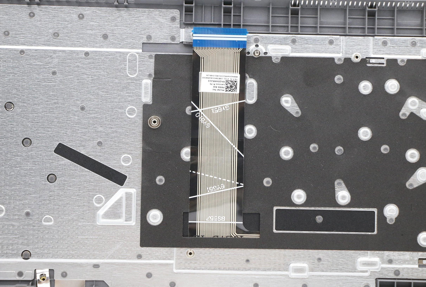 Lenovo Cover Upper Case Asm_Sws L82Kv - 5CB1C75757