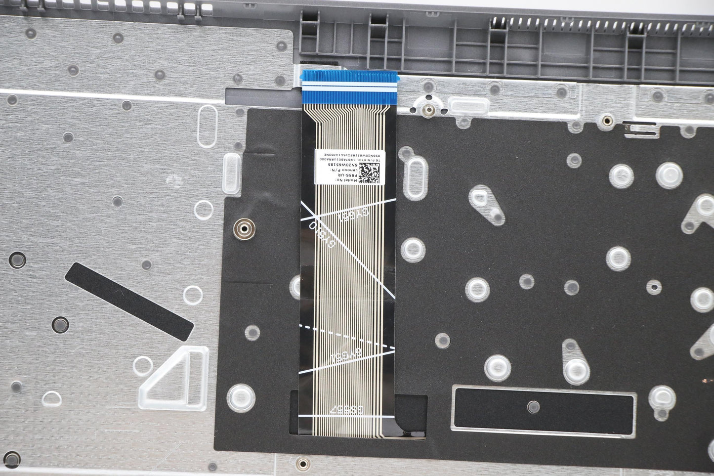 Lenovo Cover Upper Case Asm_Ukr L82Kv - 5CB1C81083