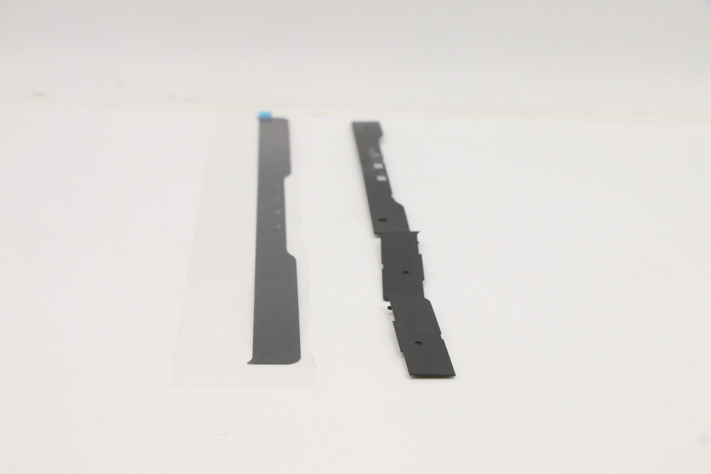 Lenovo Strip Cover L in Black - 5CB1C93669