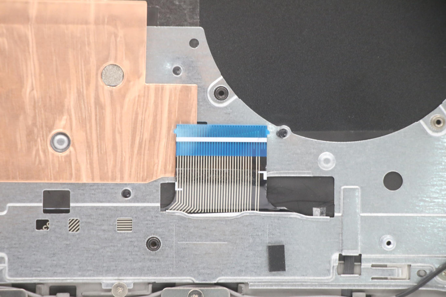 Lenovo Cover Upper Case Asm_Brl L82K8 - 5CB1C93674