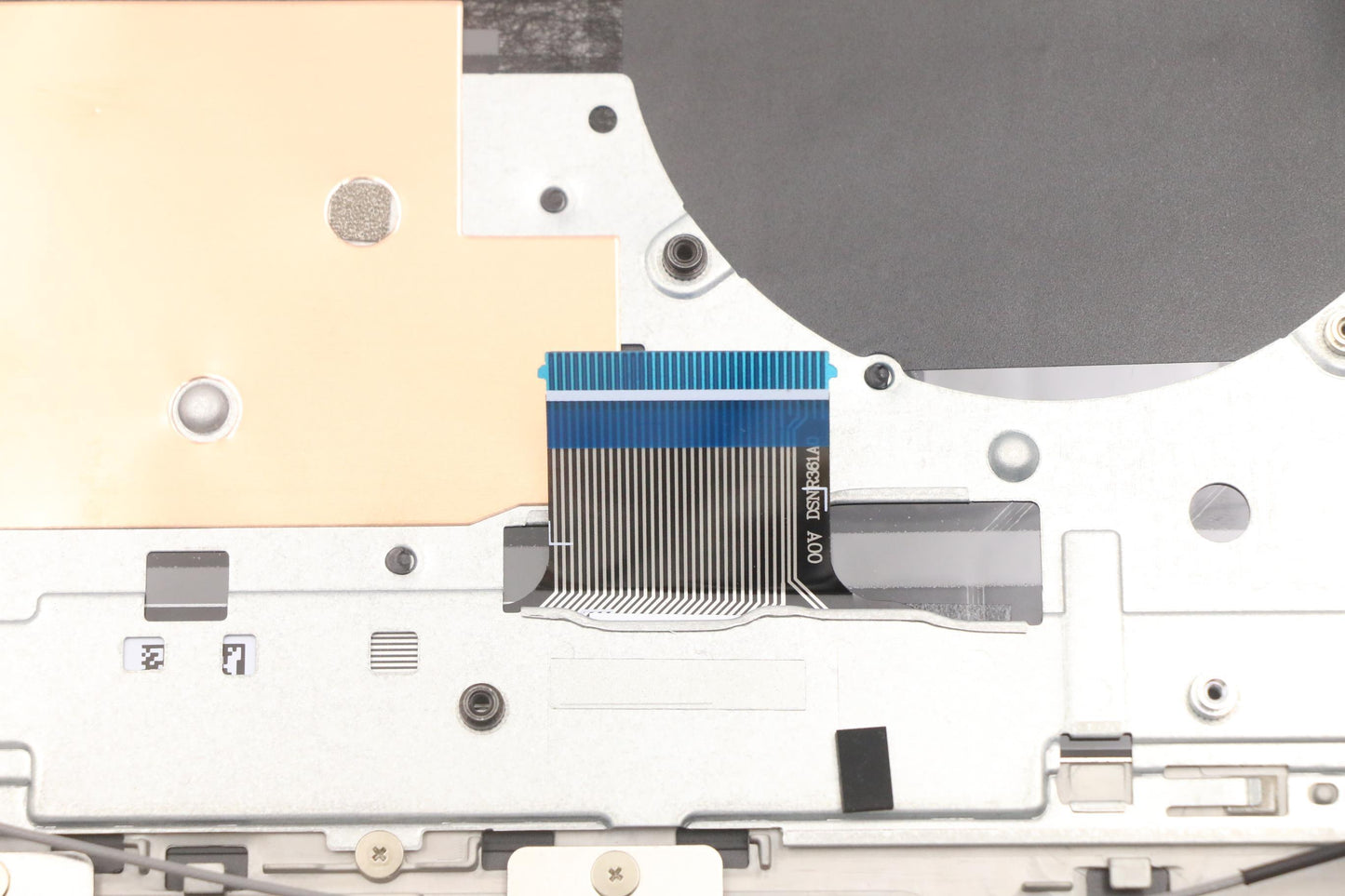 Lenovo Cover Upper Case Asm_Ara L82K8 - 5CB1C93703
