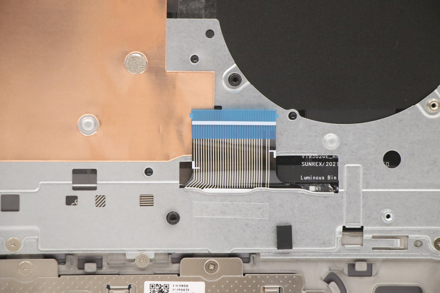 Lenovo Cover Upper Case Asm_Eng L82K8 - 5CB1C94060
