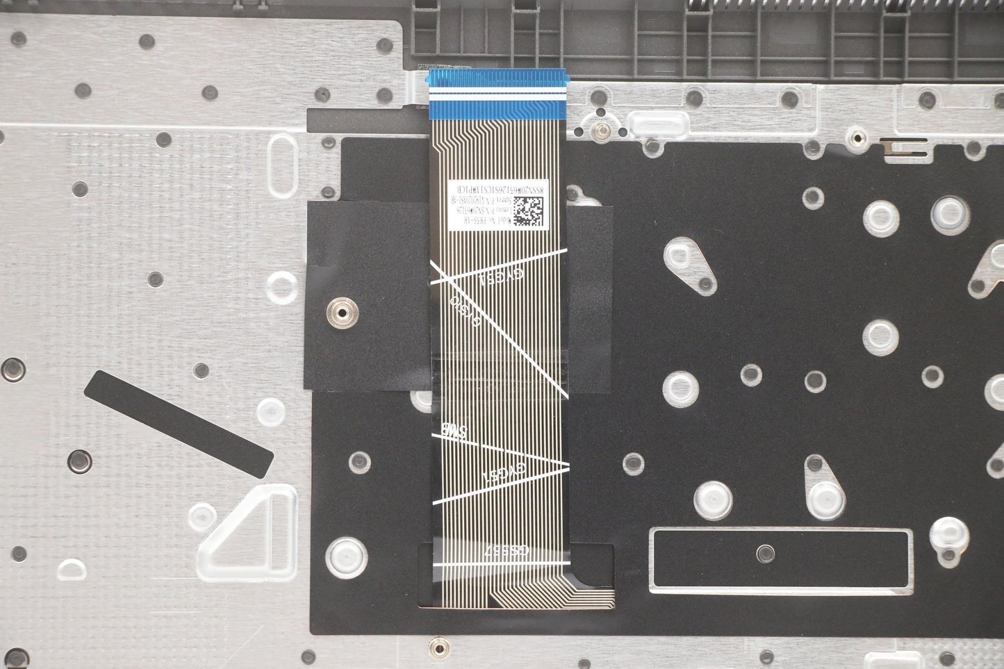 Lenovo Cover Upper Case Asm_Ara L82Nx - 5CB1D01886