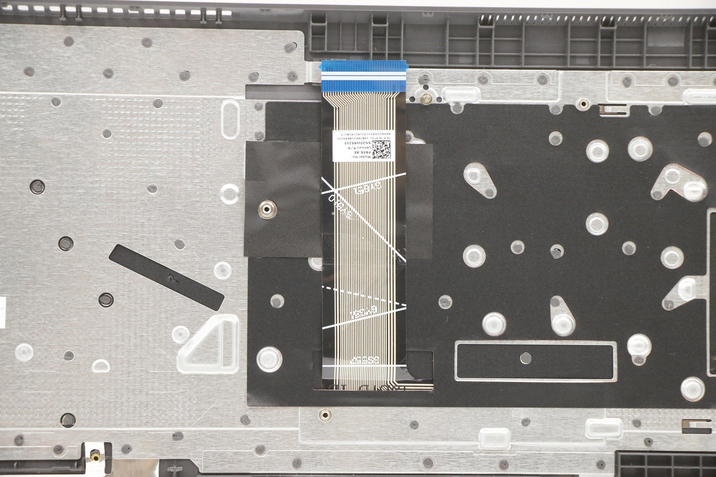 Lenovo Cover Upper Case Asm_Bel L82Nx - 5CB1D01892