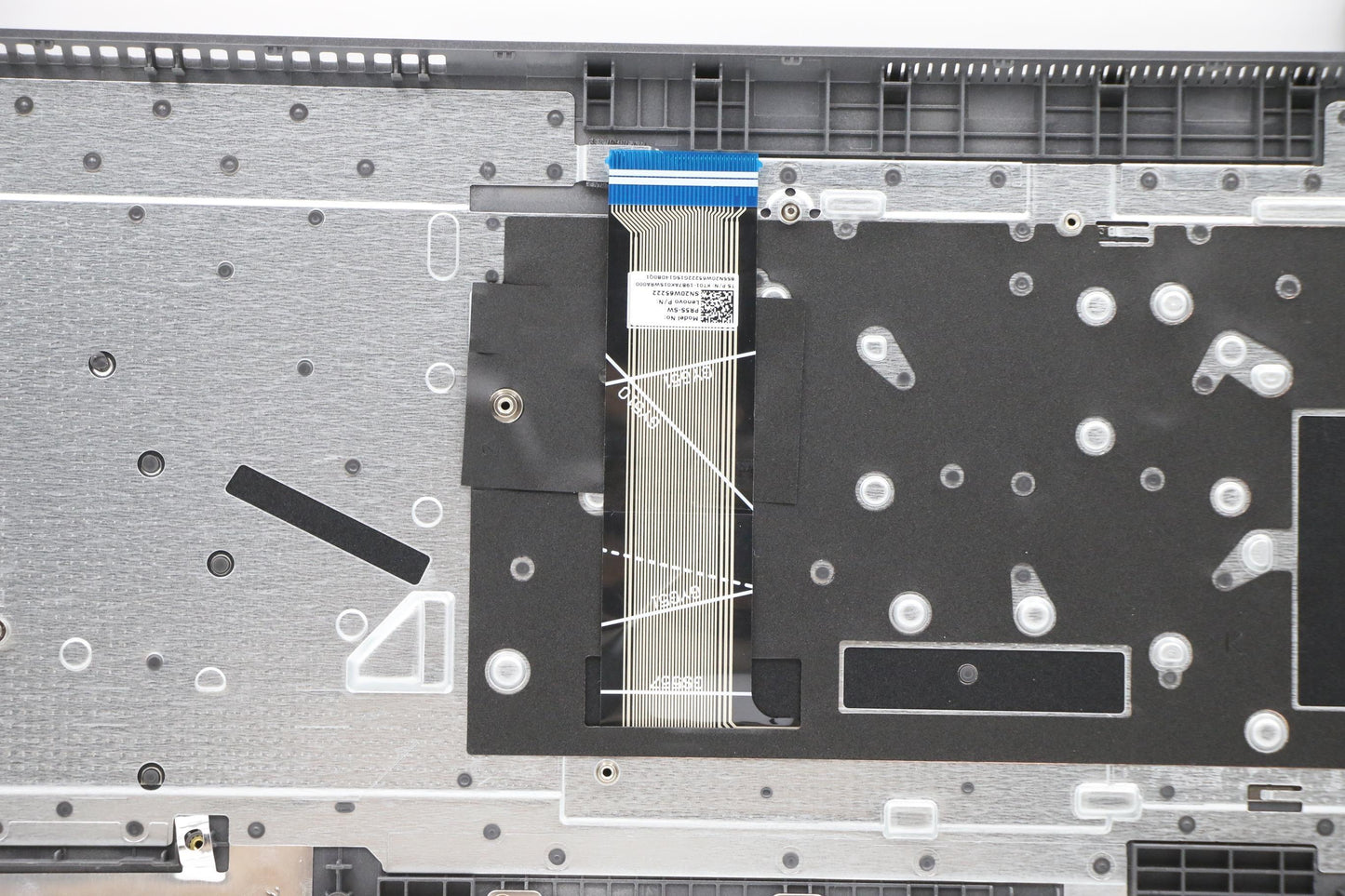 Lenovo Cover Upper Case Asm_Sws L82Nx - 5CB1D01895