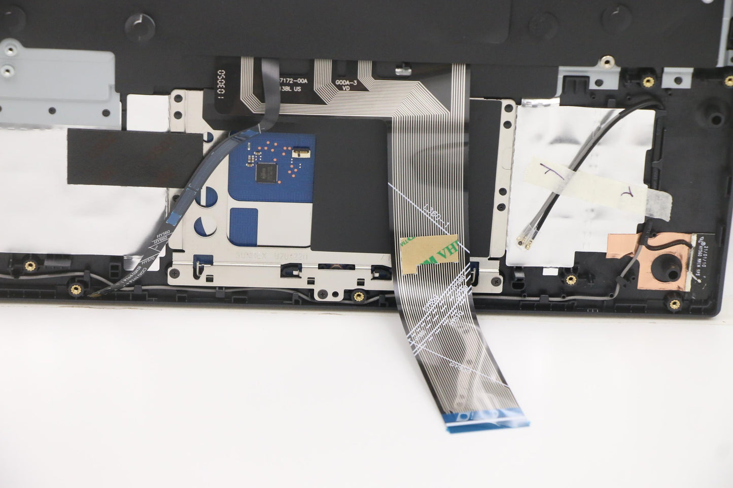 Lenovo Cover Upper Case Asm_Ara L82Jh - 5CB1D05053