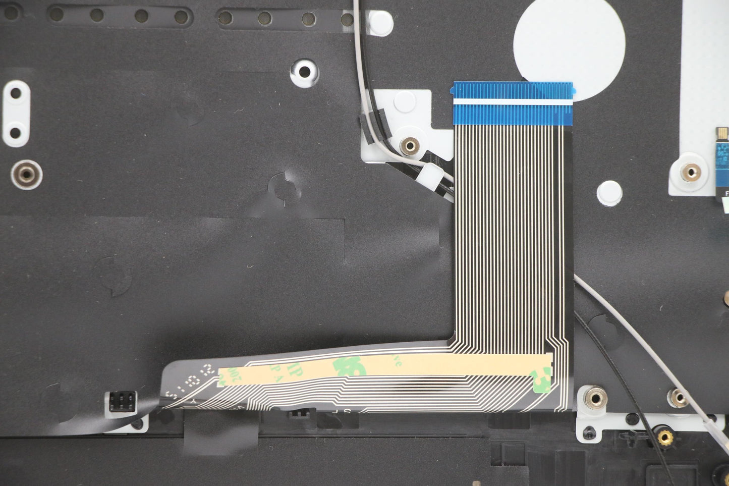 Lenovo Cover Upper Case Asm_La Spa L8 - 5CB1D05120