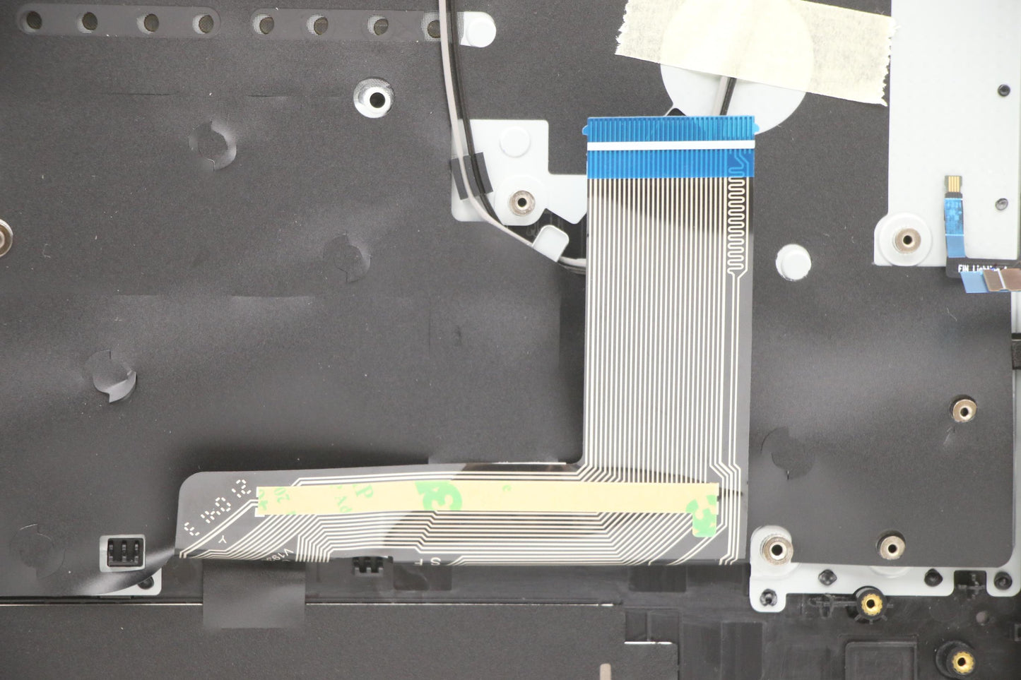 Lenovo Cover Upper Case Asm_Kor L82K6 - 5CB1D05121