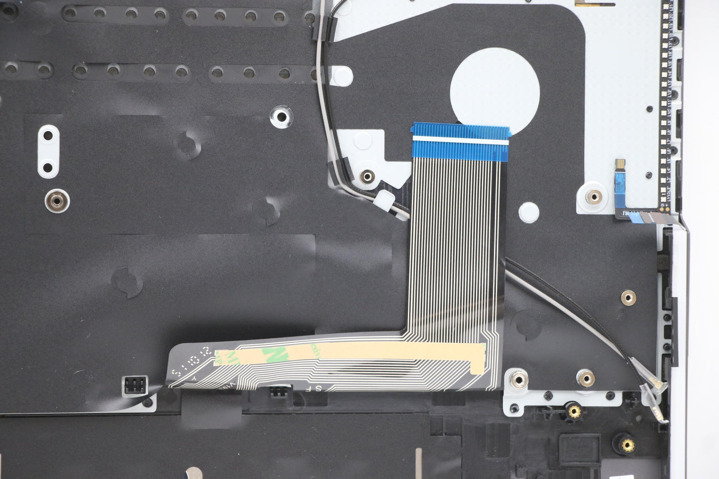 Lenovo Cover Upper Case Asm_Ger L82K6 - 5CB1D05127
