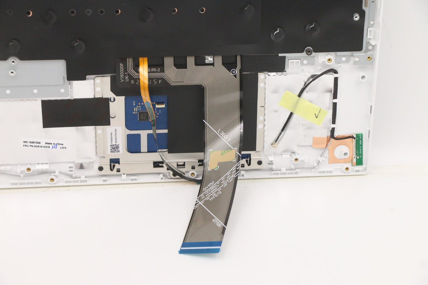 Lenovo Cover Upper Case Asm_La Spa L8 - 5CB1D12376