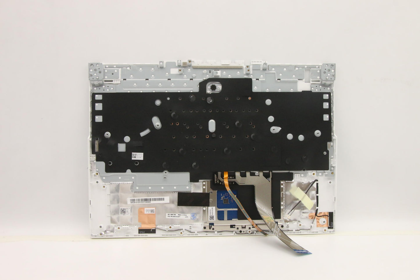 Lenovo Cover Upper Case Asm_Nordic L8 - 5CB1D12377