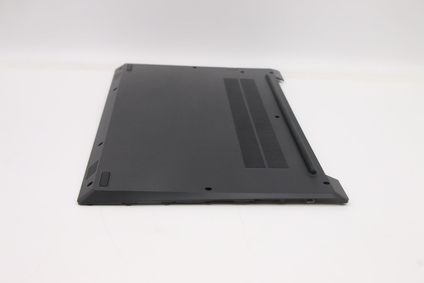 Lenovo Cover Lower Case L 82Qx Wo_Hdd - 5CB1F36811