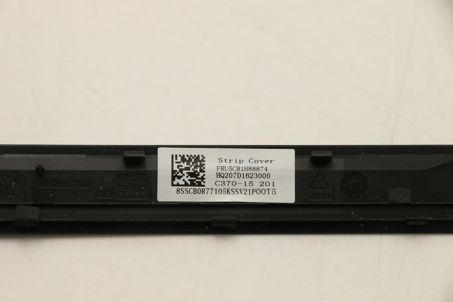 Lenovo Cover Strip Cover H 82T3 Black - 5CB1H88874