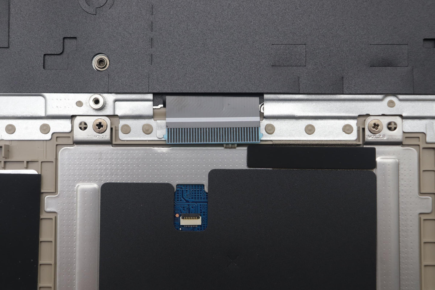 Lenovo Cover Upper Case Asmtc L82Qd N - 5CB1H92136