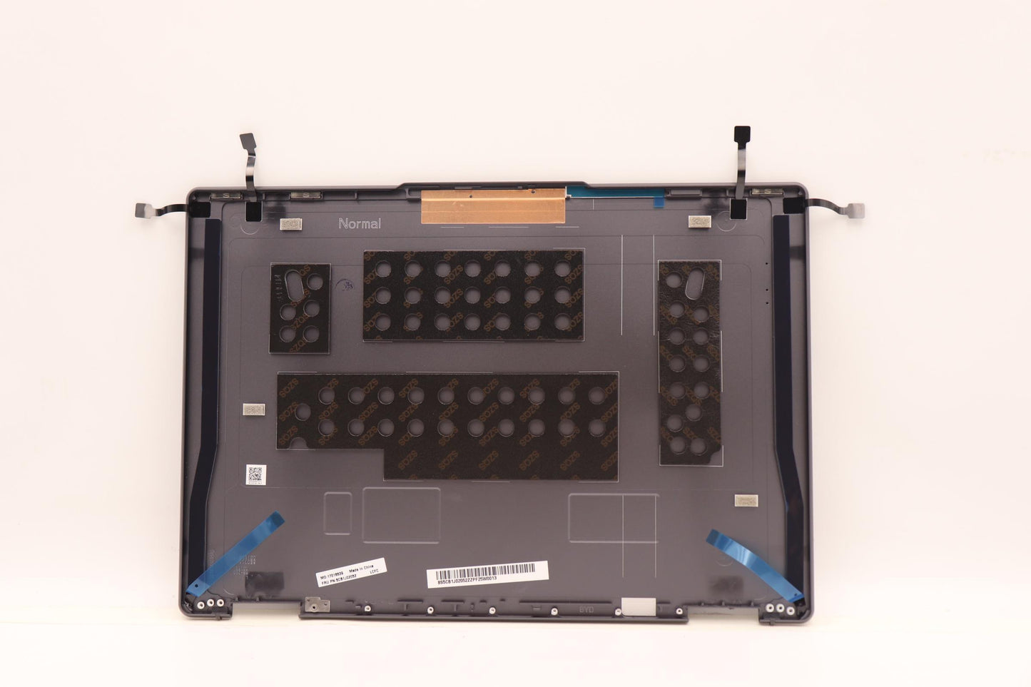 Lenovo Cover Lcd Cover L 82Qe Sg - 5CB1J02052