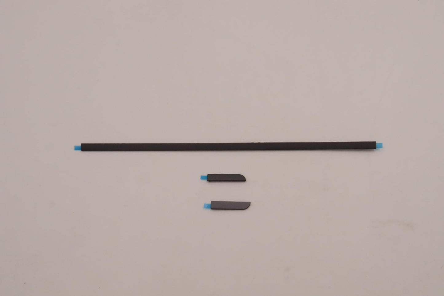 Lenovo Cover Strip Cover L 82Qe Sg - 5CB1J02056