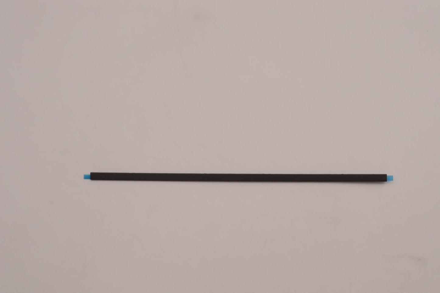 Lenovo Cover Strip Cover L 82Qe Sg - 5CB1J02056