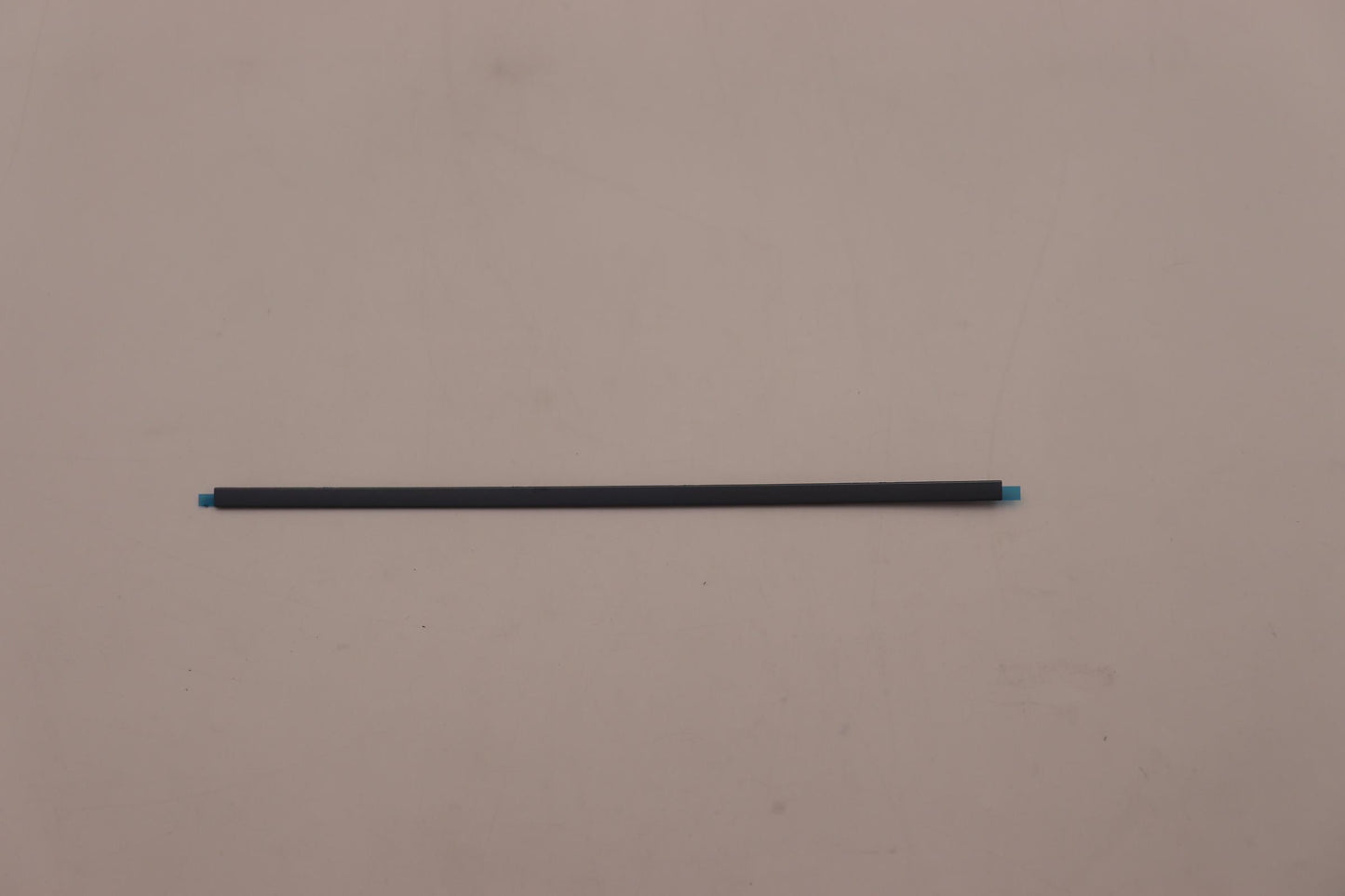 Lenovo Cover Strip Cover L 82Qe Sb - 5CB1J02057