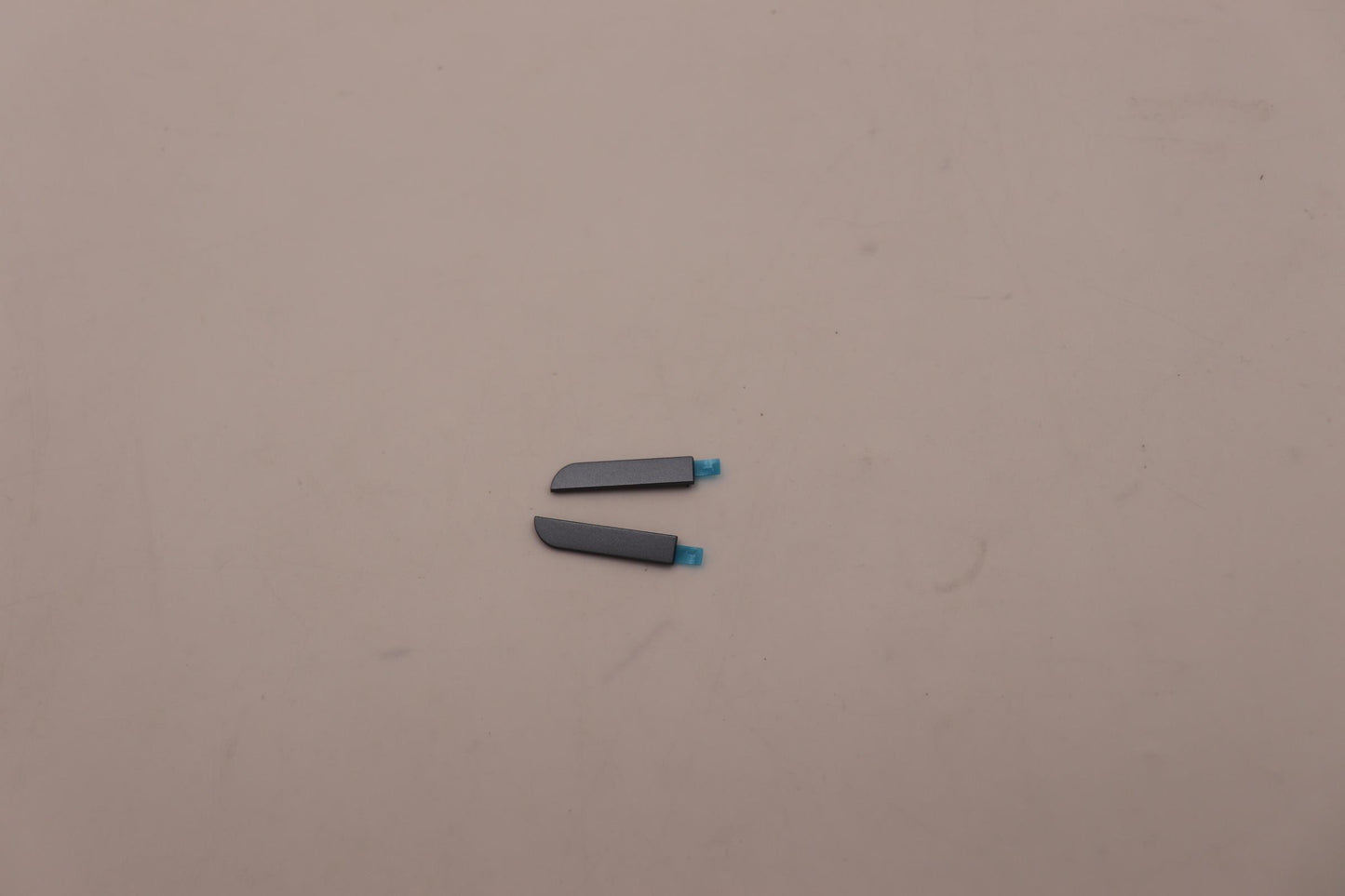 Lenovo Cover Strip Cover L 82Qe Sb - 5CB1J02057