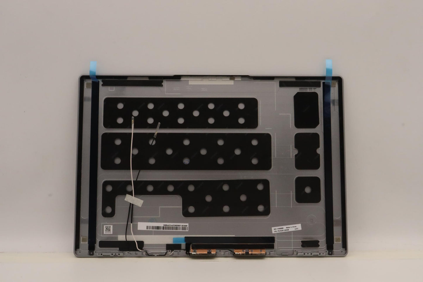 Lenovo Cover Lcd Cover L82Tkgls Ug Yg - 5CB1J30328