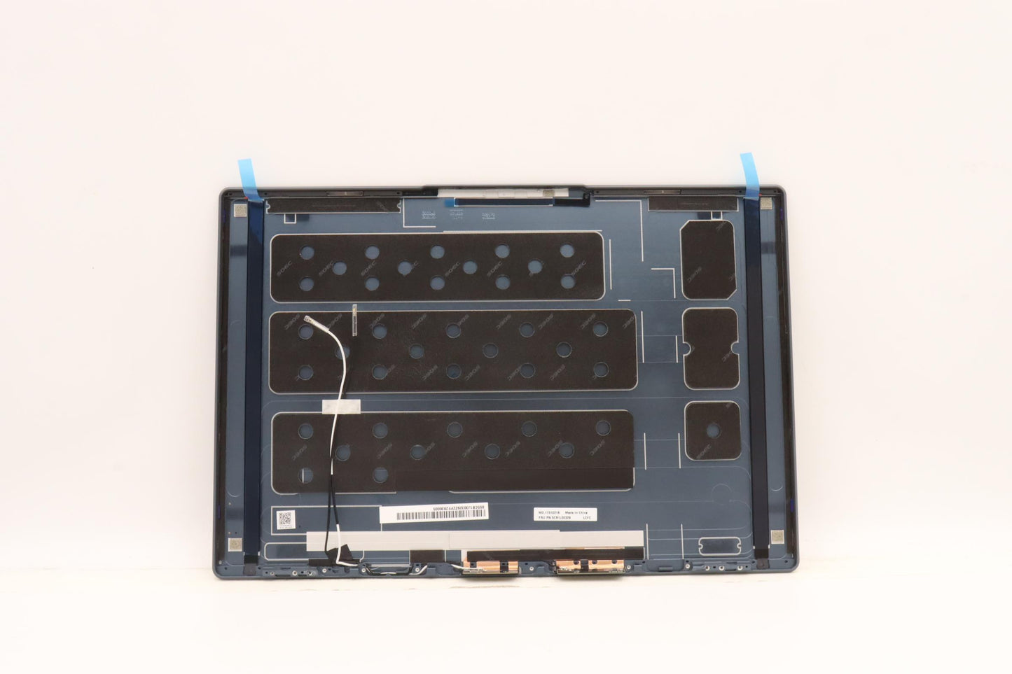 Lenovo Cover Lcd Cover L82Tkmlr Dt Yg - 5CB1J30329