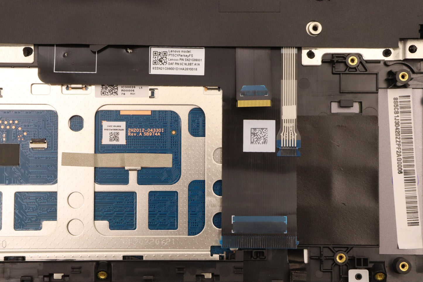 Lenovo Cover Upper Case Asmbel L82Uh - 5CB1J30420