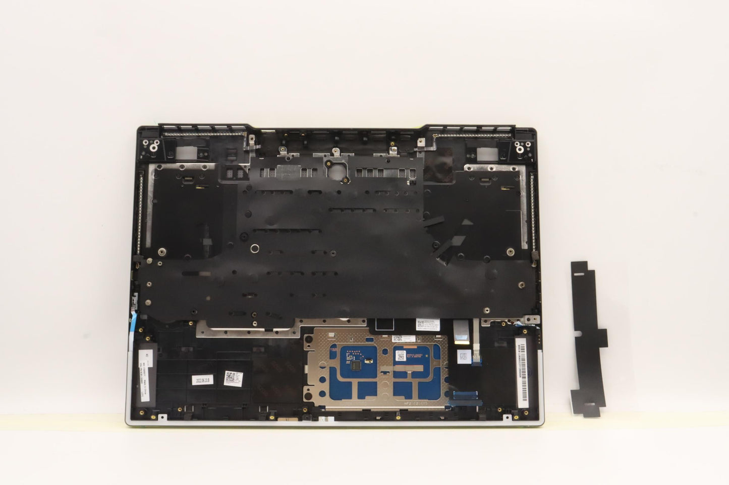Lenovo Cover Upper Case Asmsws L82Uh - 5CB1J30900