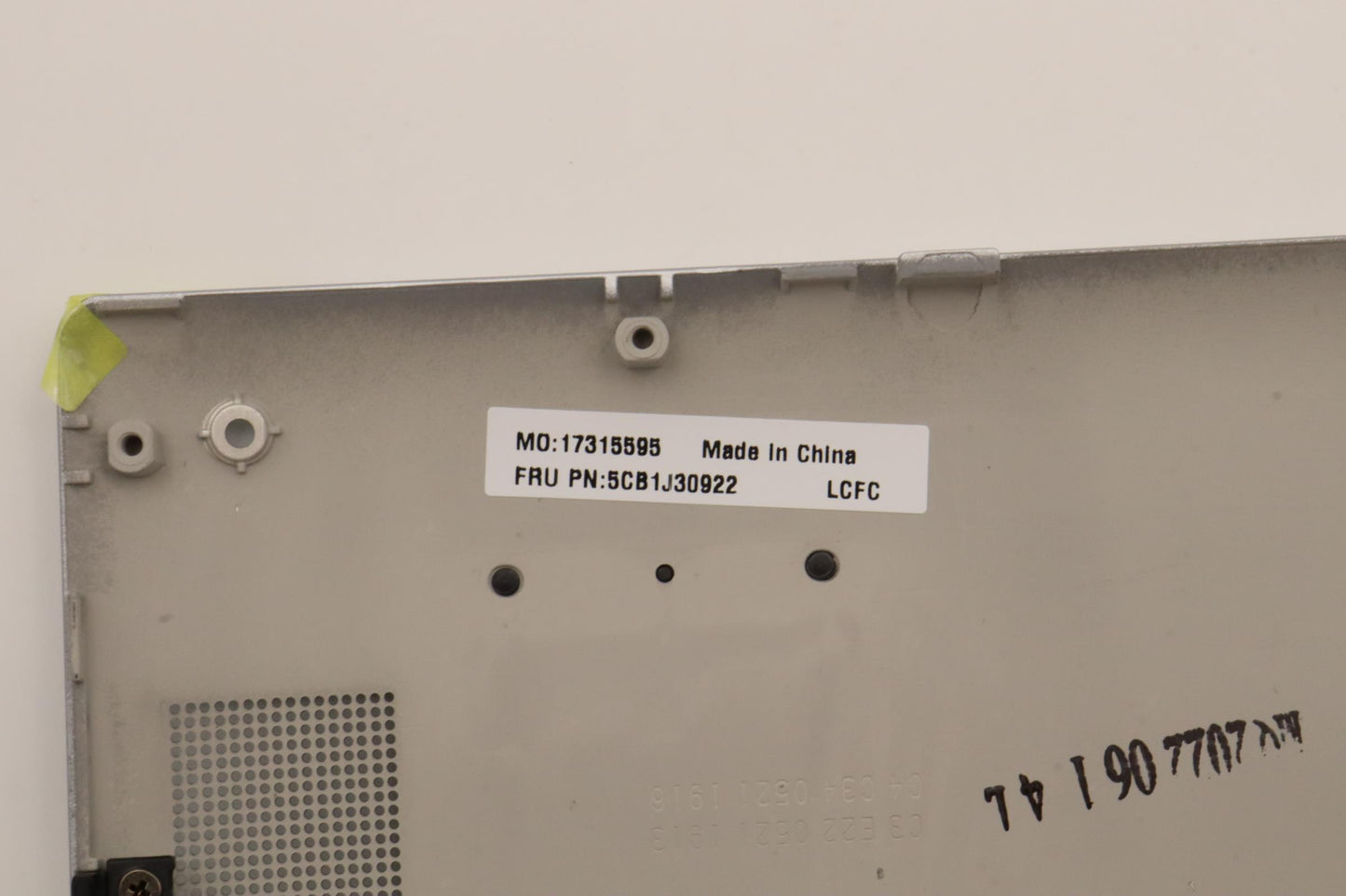 Lenovo Cover Lower Case L82U9 Cg - 5CB1J30922