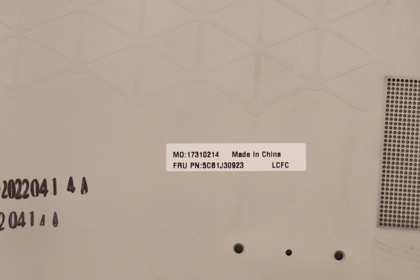 Lenovo Cover Lower Case L82U9 Sg - 5CB1J30923