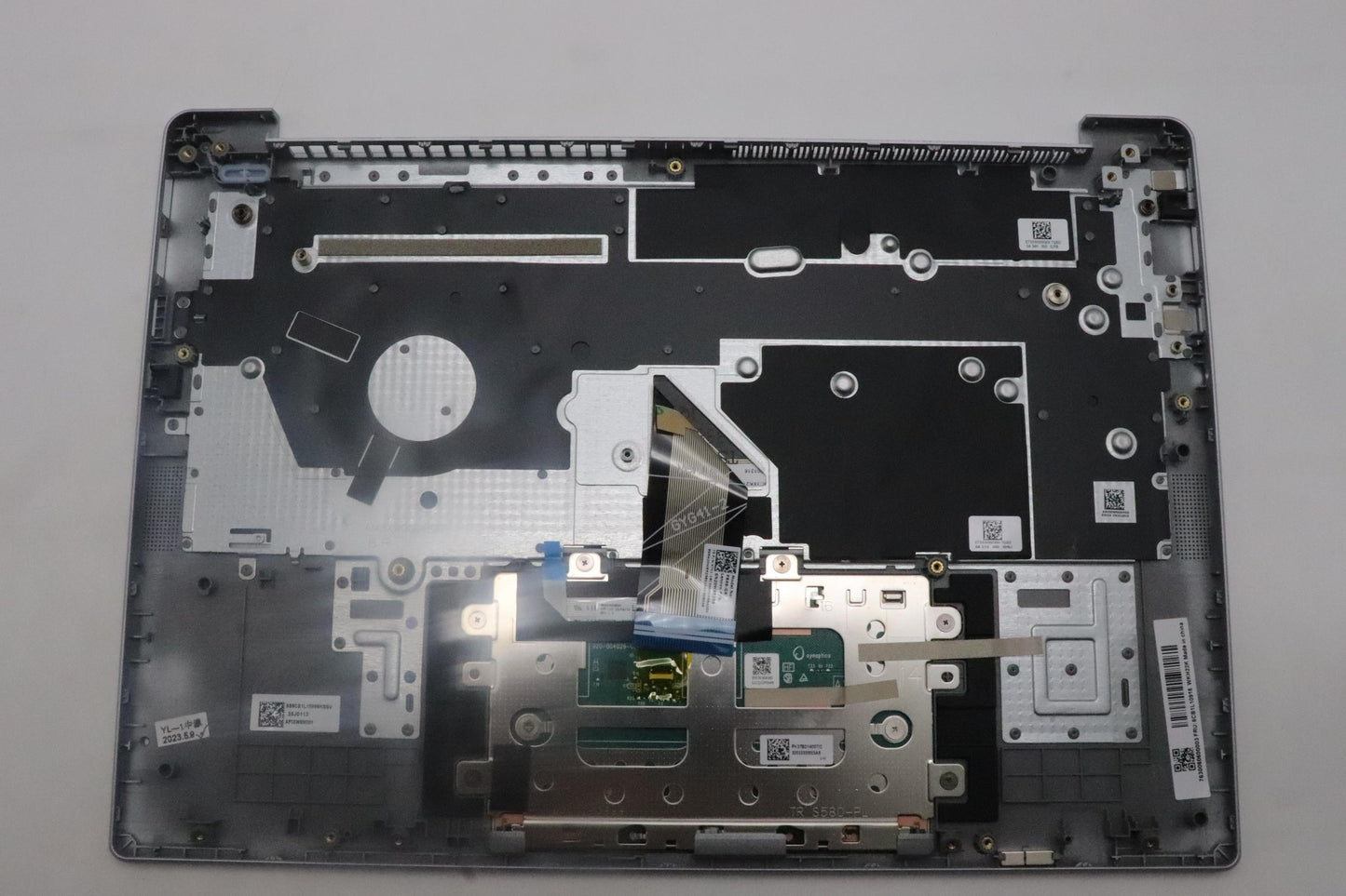 Lenovo Cover Uppercase_Ger C82Xd Nfp - 5CB1L10918