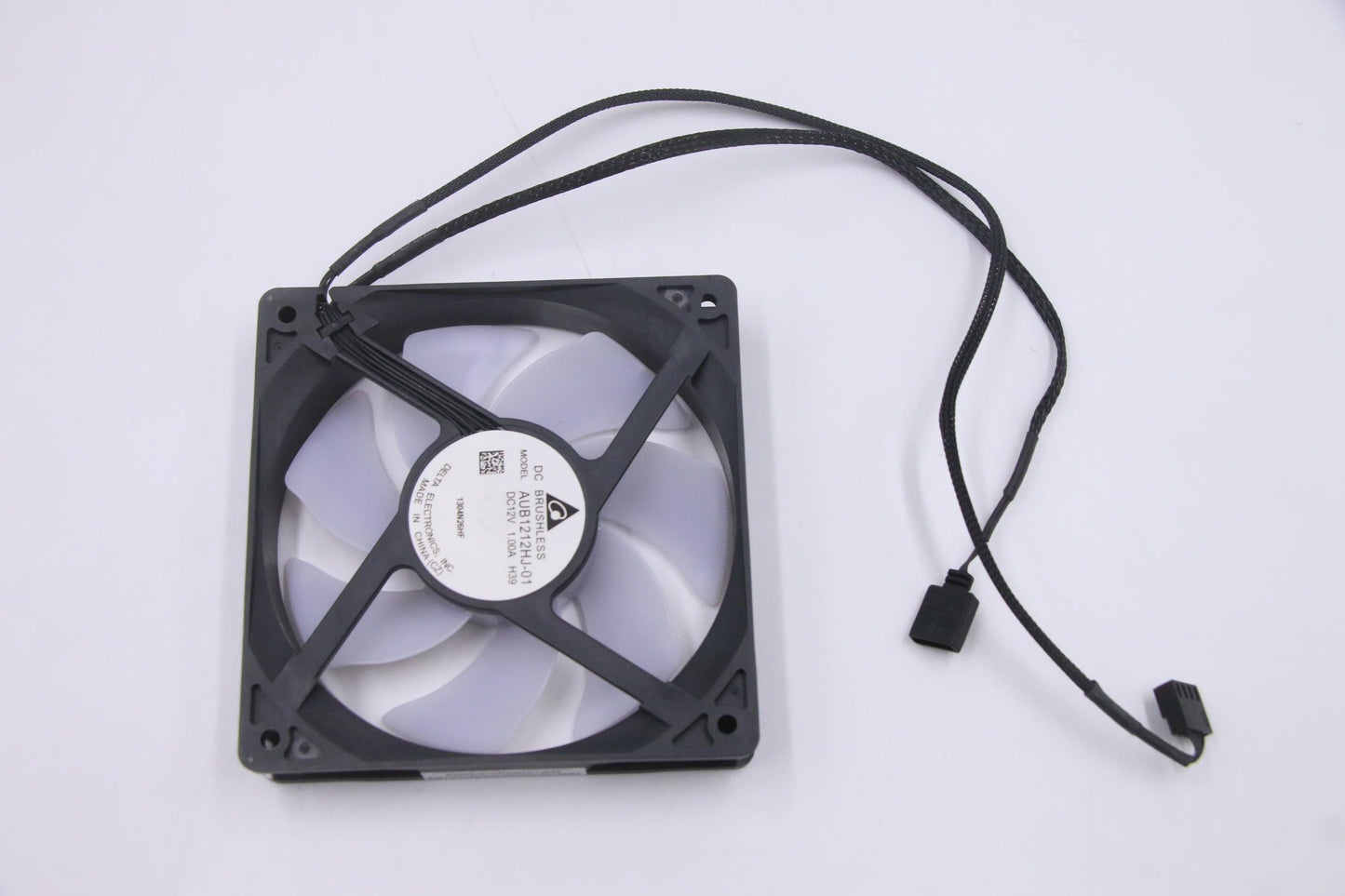 Lenovo Fan 12025 Argb Fan 300400,Delt - 5F10X63222