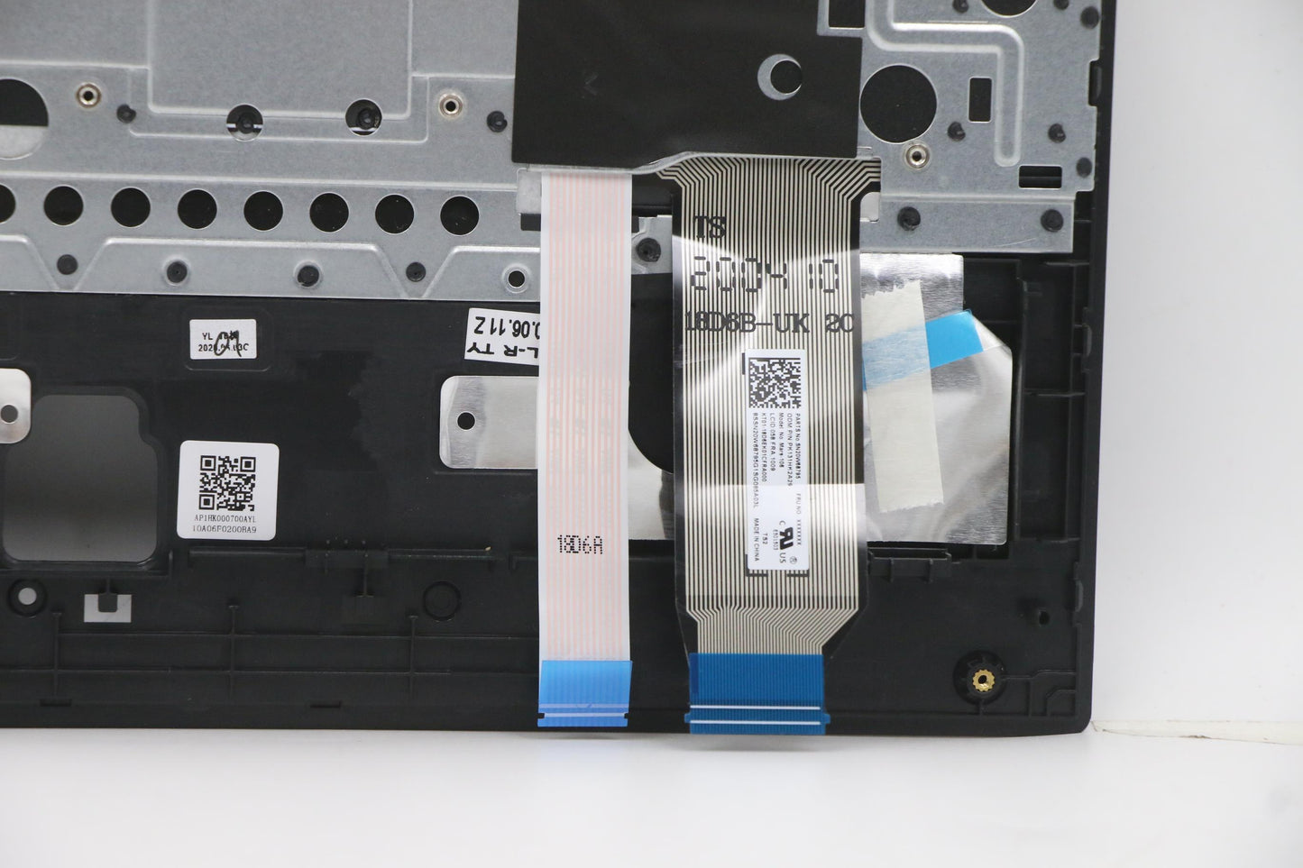 Lenovo C-Cover with Keyboard, Canadian French Layout, Black, Non-Backlit, Non-Fingerprint - 5M10W64514