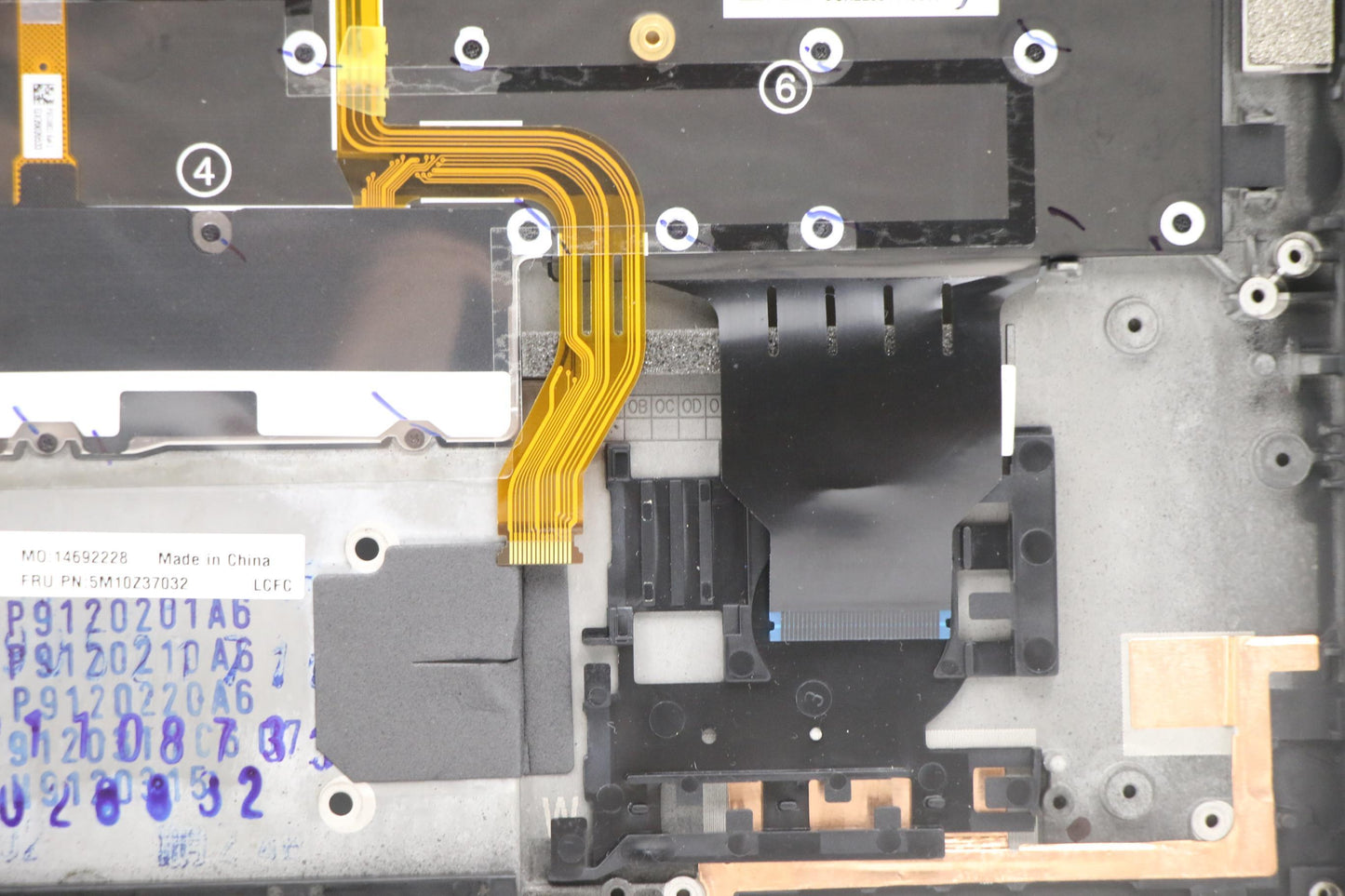 Lenovo Mech_Asm Grp_Kbd_Bzl_Swe/Fin_W - 5M10Z37032