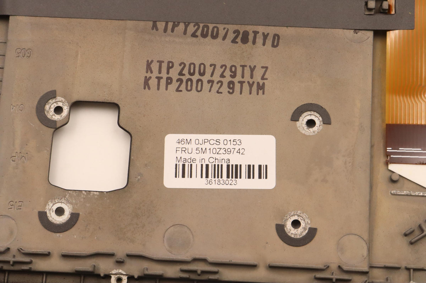 Lenovo Mech_Asm Ww C-Cvr+Uke Kb Asmsr - 5M10Z39742