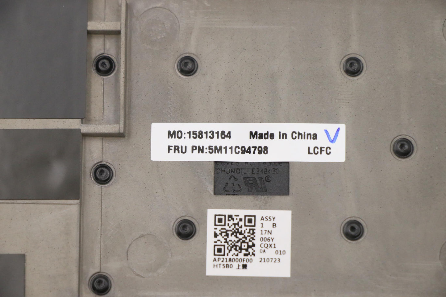 Lenovo - Mechanical Assemblies, C COVER ASSY with Touchpad, Mylar, Screws - 5M11C94798