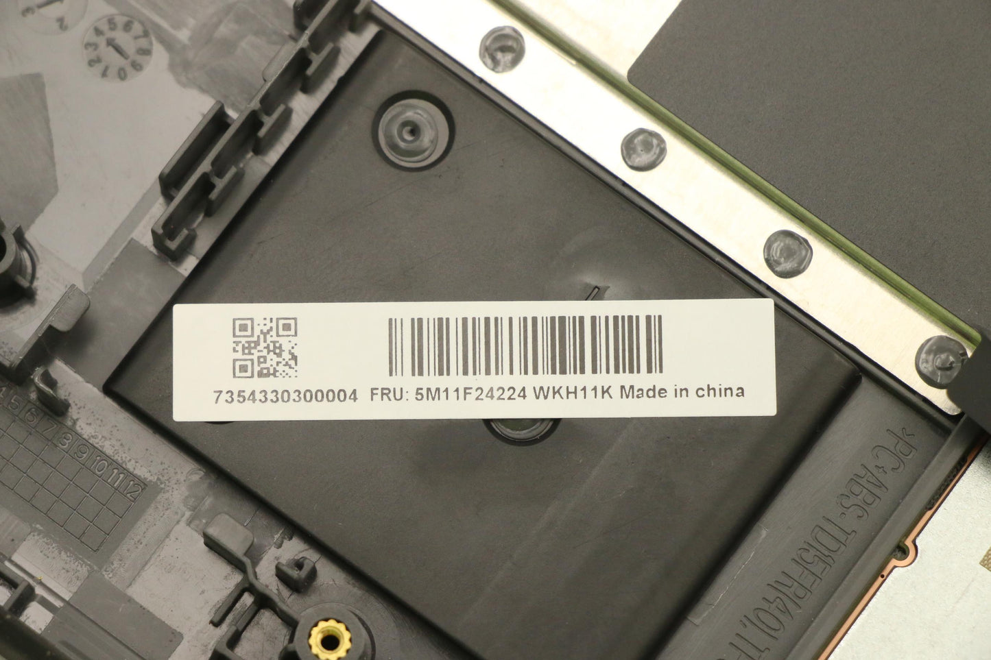 Lenovo Mech_Asm C Cover W/Tp Andnblkb - 5M11F24224